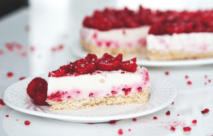 Fitness recept: Nepečený tvarohový cheesecake s malinami