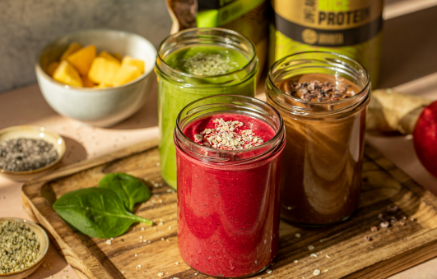 3 fitness smoothies recepty: Čokoládové, jablečno-řepové a špenátovo-ovocné