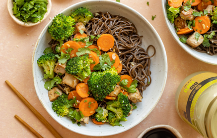 Fitness recept: Soba nudle s tofu a zeleninou